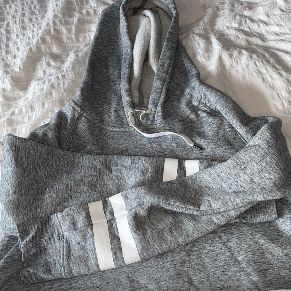 cropped hoodie